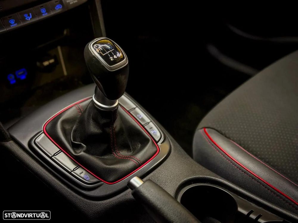 Hyundai Kauai 1.0 T-GDi Tecido Preto - 37