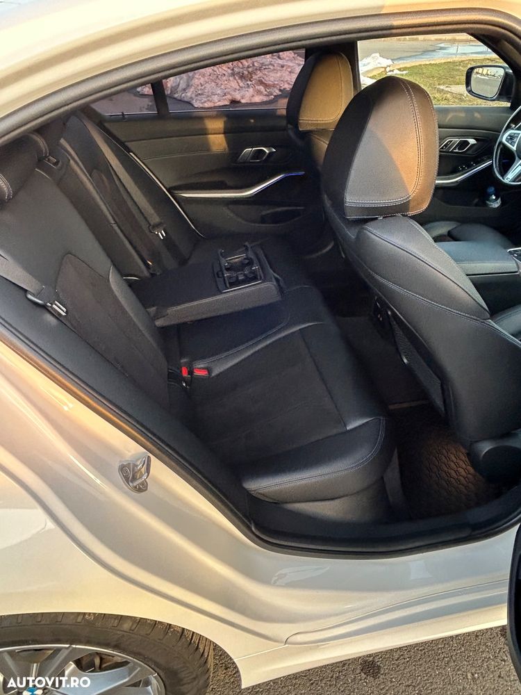 BMW Seria 3 318d Aut. M Sport - 11