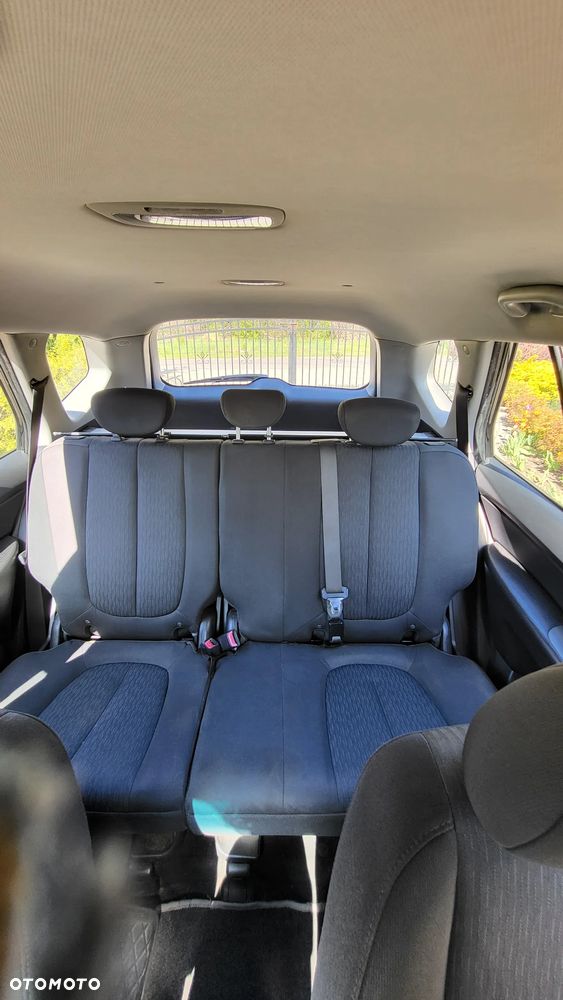 Kia Carens 2.0 CRDi EX - 10