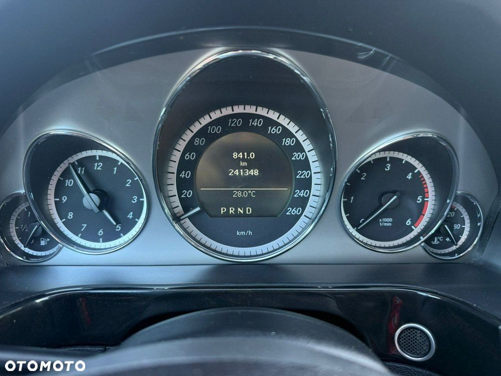 Mercedes-Benz Klasa E 220 T CDI 7G-TRONIC Avantgarde - 18