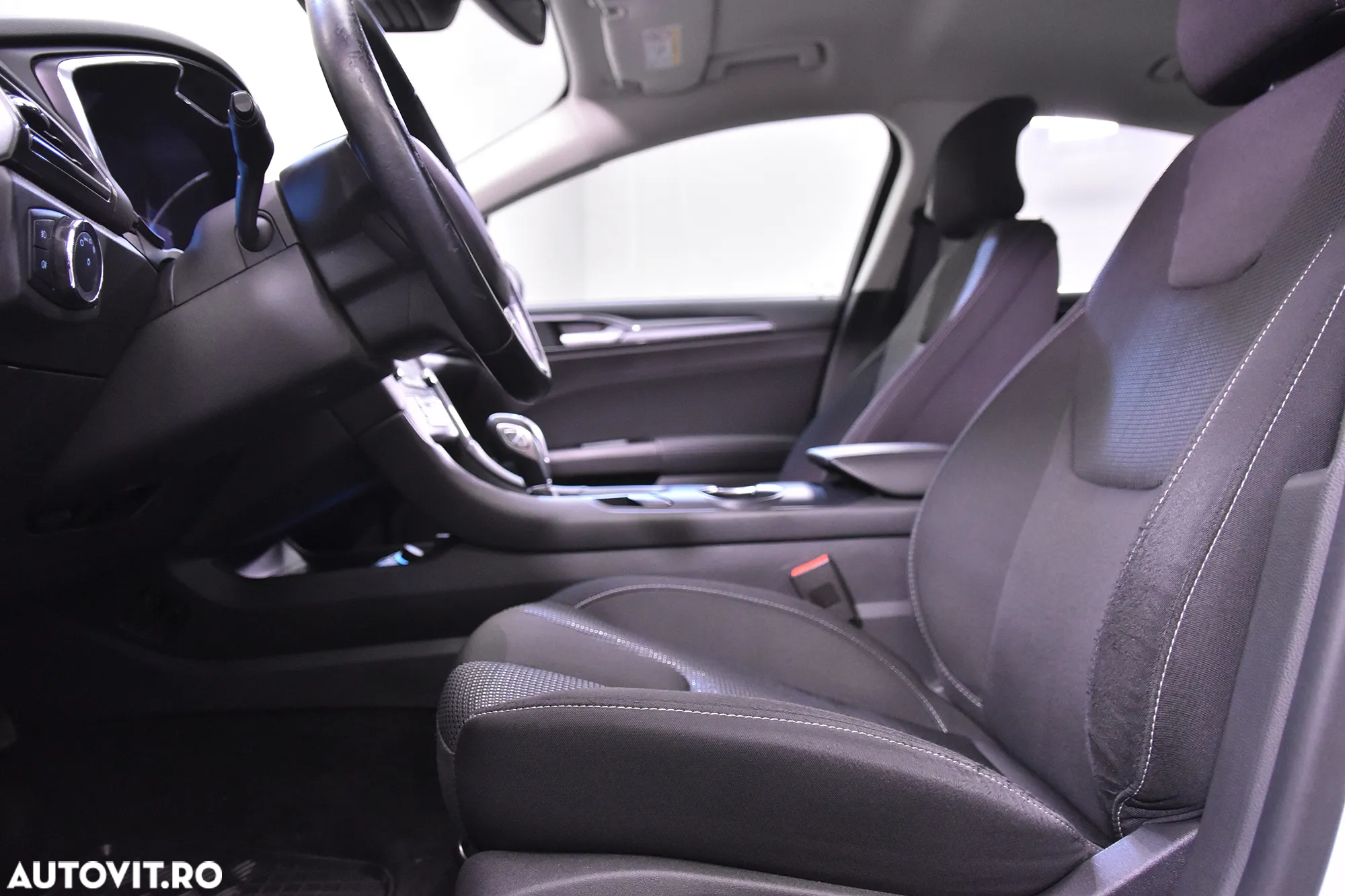 Ford Mondeo - 22
