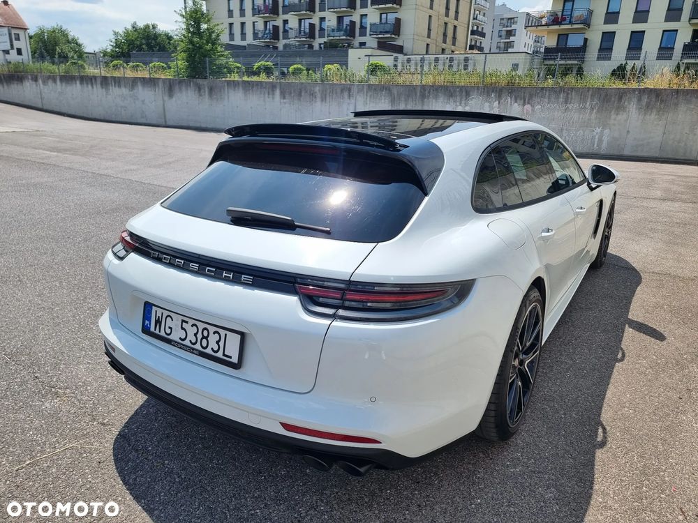 Porsche Panamera 4 e-Hybrid Sport Turismo - 14
