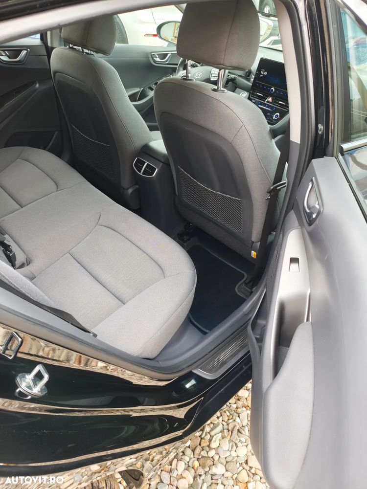 Hyundai IONIQ - 15