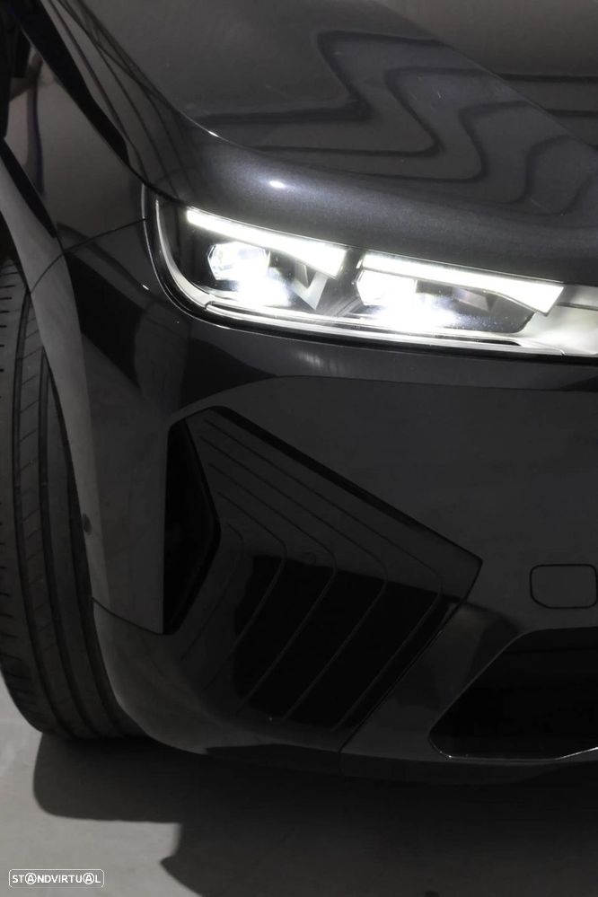 BMW iX xDrive 40 Pack Desportivo - 25