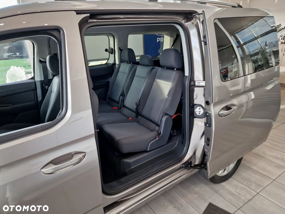 Ford Tourneo Connect Grand - 17