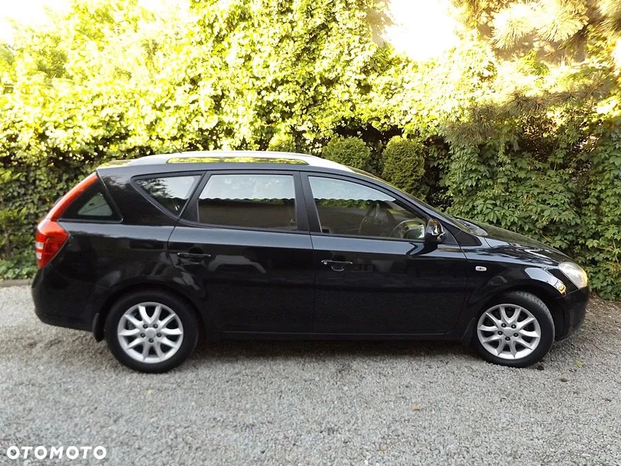 Kia Ceed - 13
