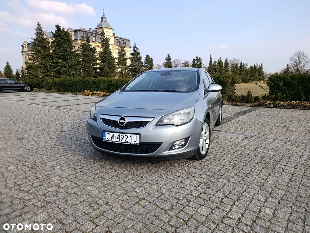 Opel Astra 1.4 Turbo Design Edition - 1