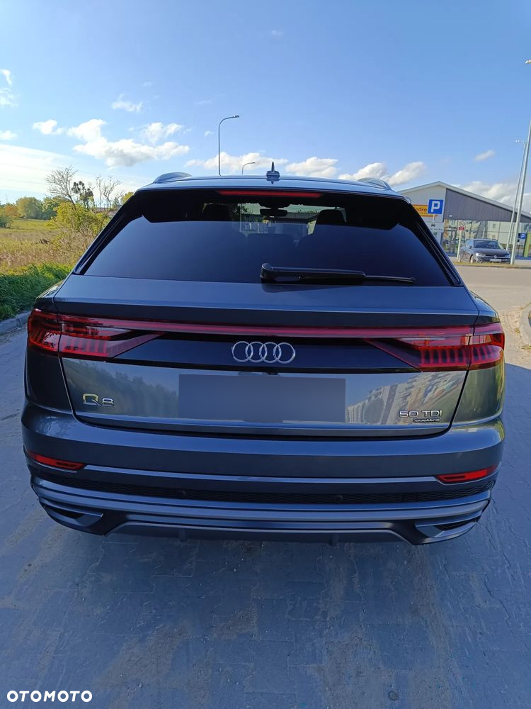 Audi Q8 - 8