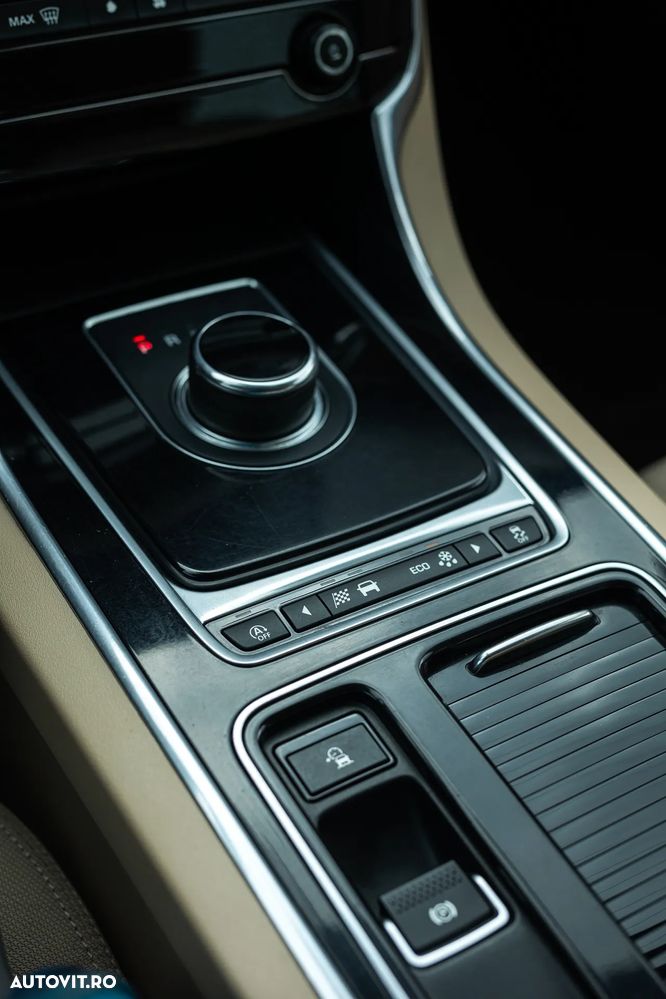 Jaguar XF 20d Aut. Prestige - 17