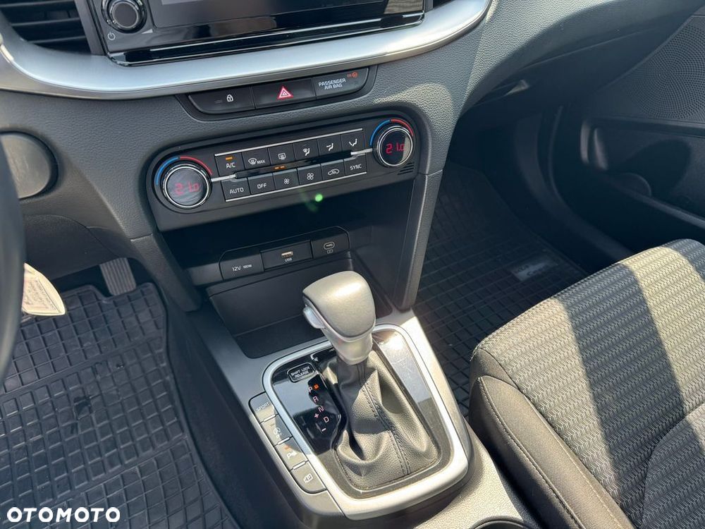 Kia XCeed 1.5 T-GDI M DCT - 13