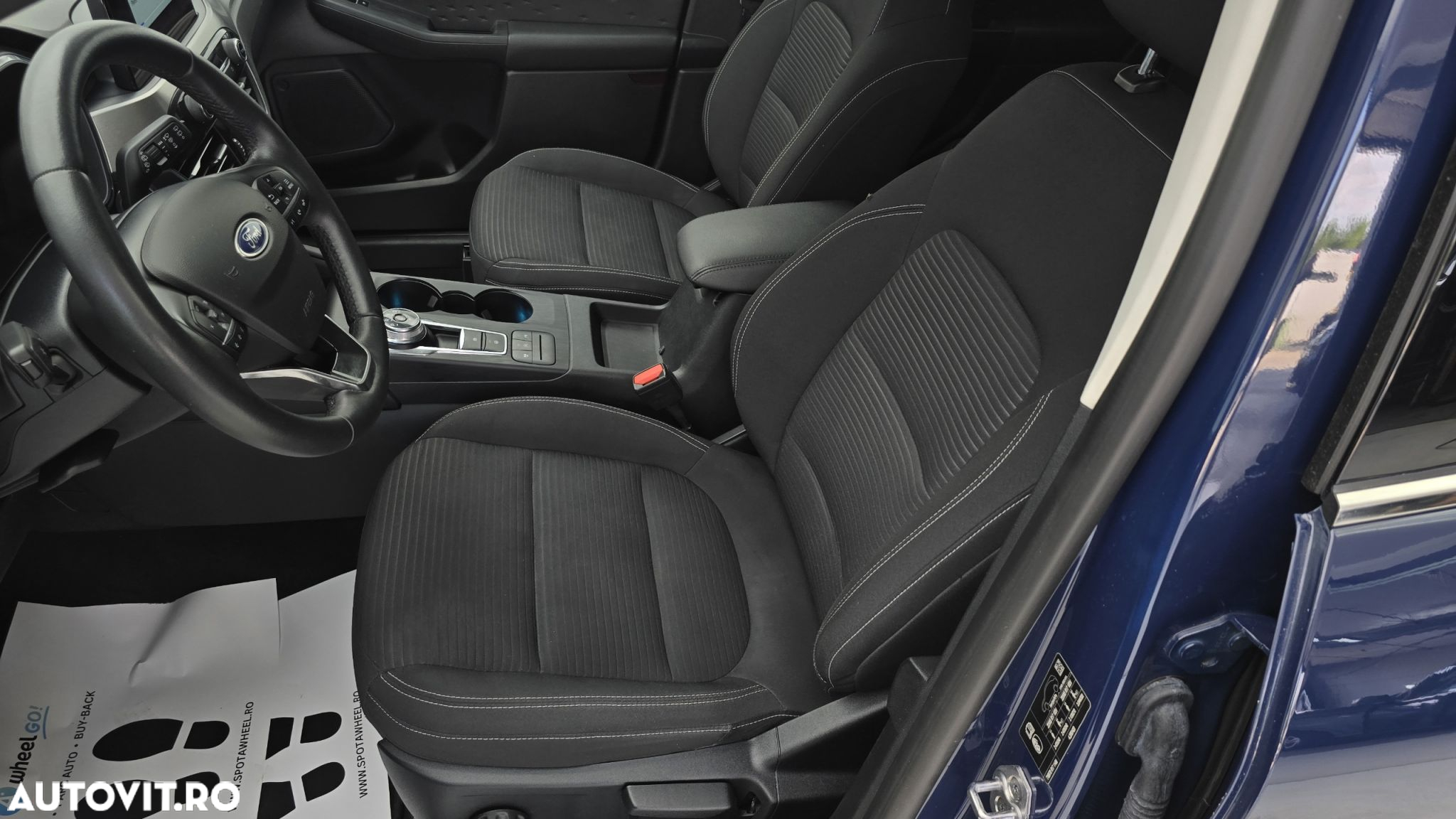 Ford Kuga - 12