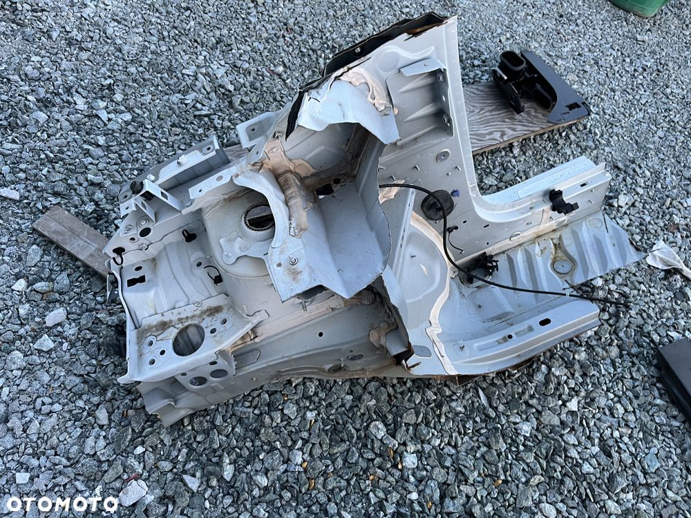 Ćwiartka prawa próg słupek fartuch Renault Captur II - 5