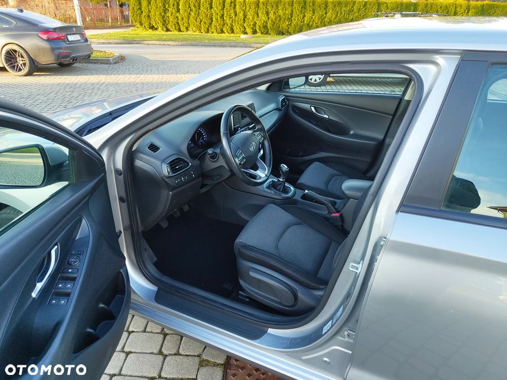 Hyundai i30 1.5 DPI Classic + - 10