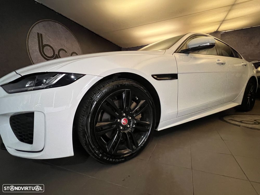 Jaguar XE 2.0 D R-Dynamic S - 6