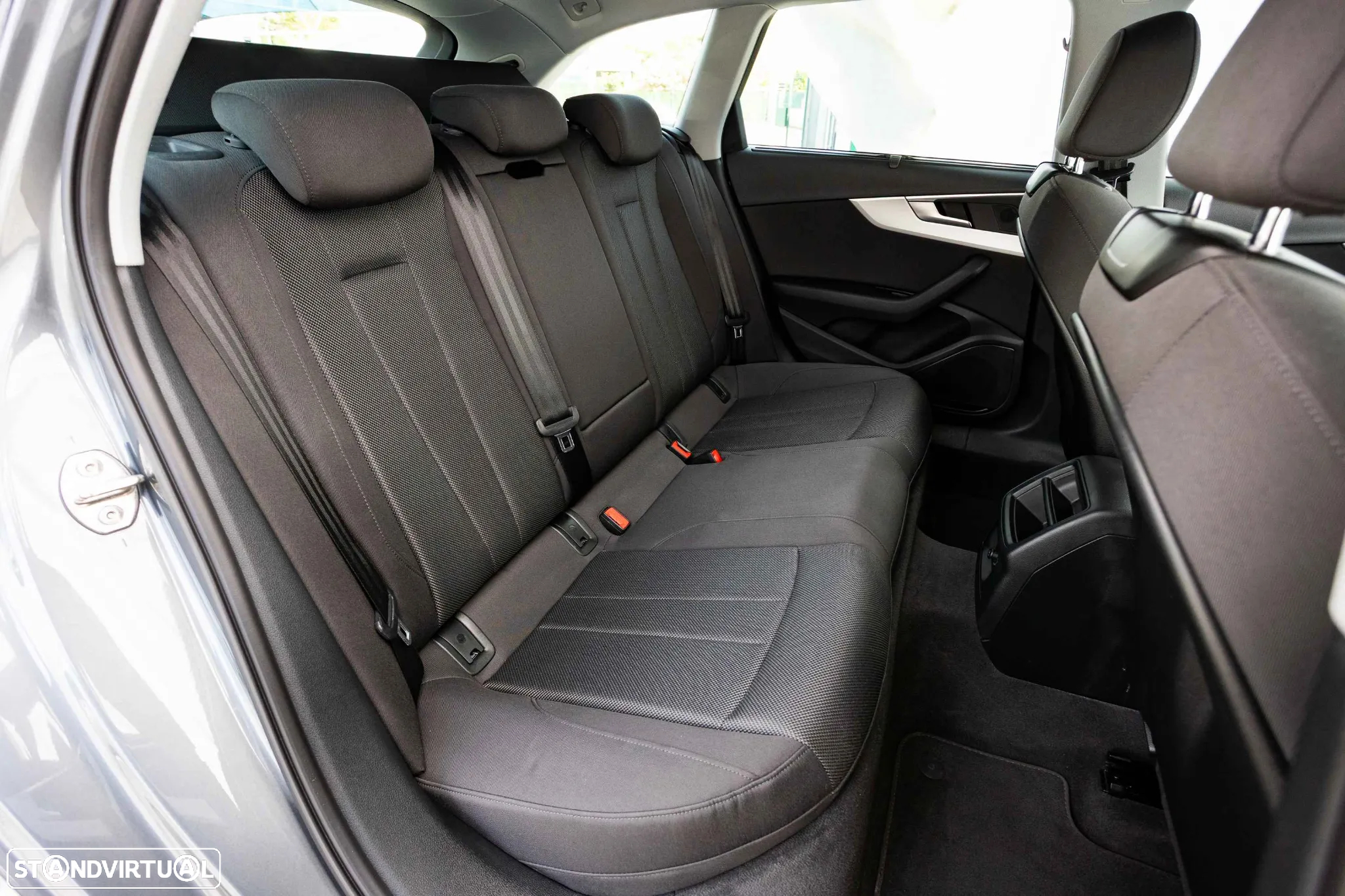 Audi A4 Avant 35 TDI S tronic - 39