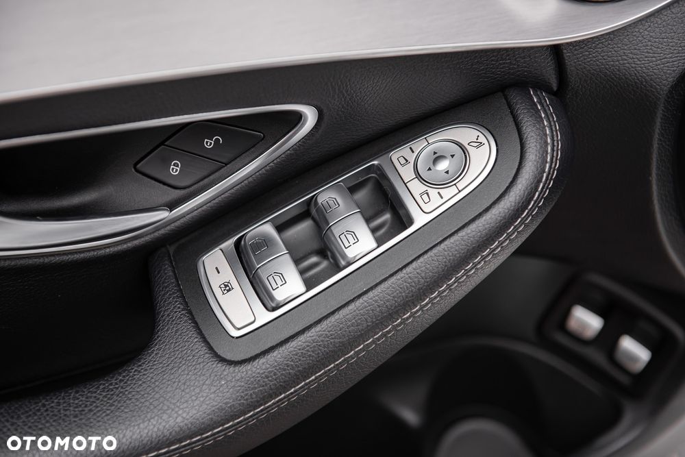 Mercedes-Benz Klasa C 300 e 4Matic 9G-TRONIC Edition Avantgarde - 17