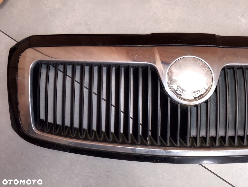 Skoda Superb I Grill / Atrapa Grilla / atrapa przednia / grill przedni / osłona chłodnicy | Przedlift | Lakier 9910 LF9R LC9Z 1Z1Z - 2