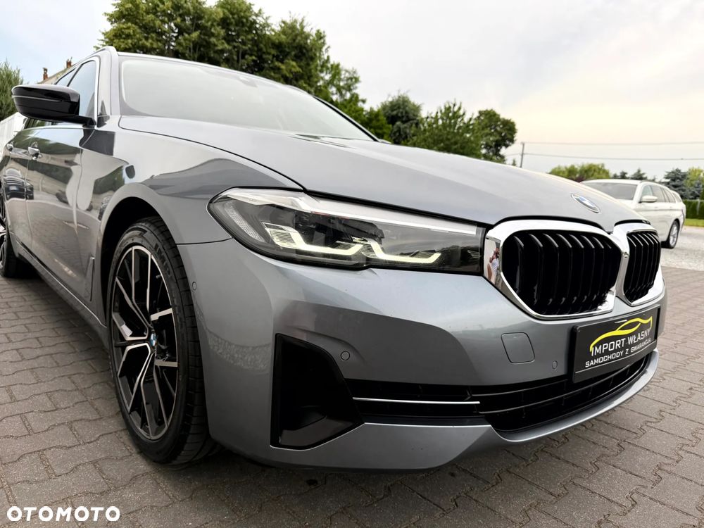 BMW Seria 5 520i - 36