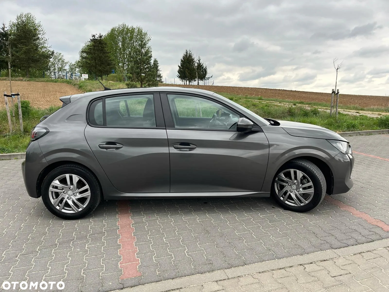 Peugeot 208 1.2 PureTech Allure S&S - 2