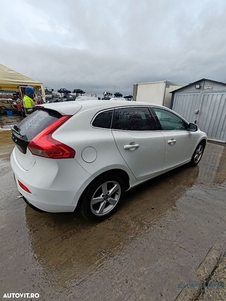 Dezmembrez VOLVO V40 Hatchback 525, 526 2013 1.6 D2 D 4162 T 84KW|114HP - 2