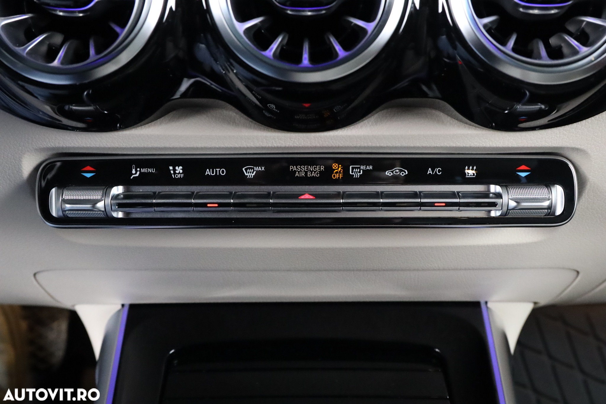 Mercedes-Benz EQB 300 4MATIC - 25