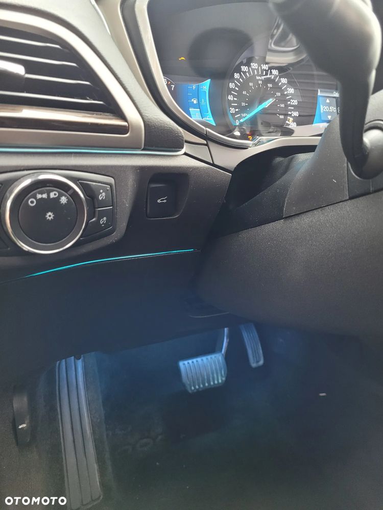Ford Fusion - 5
