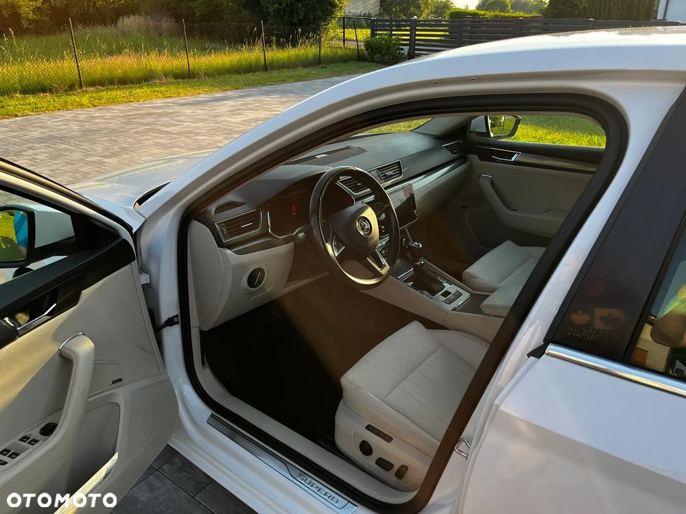 Skoda Superb 2.0 TDI Style DSG - 8