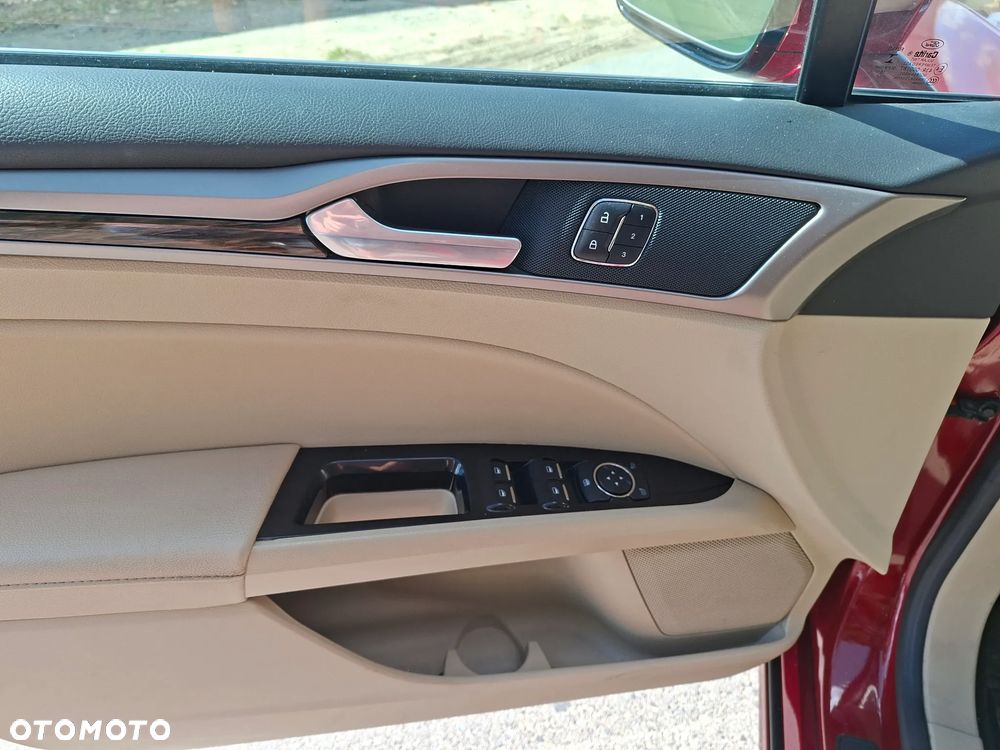 Ford Fusion - 8