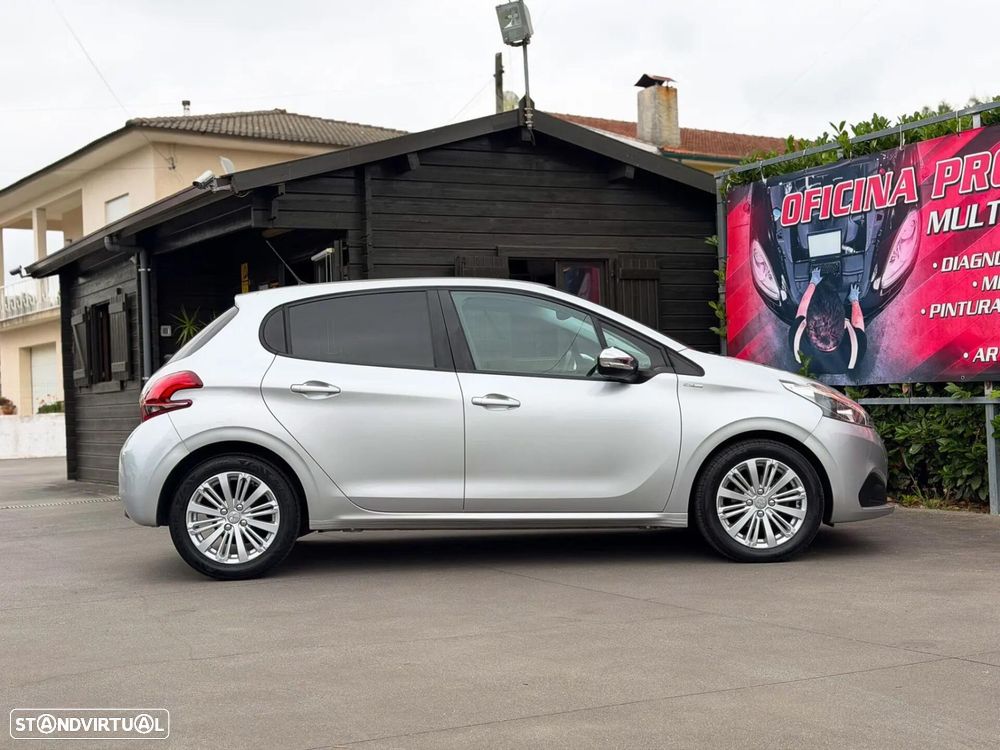 Peugeot 208 1.6 BlueHDi Style - 11