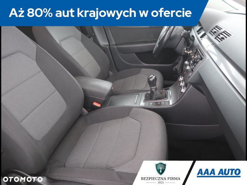 Volkswagen Passat - 10