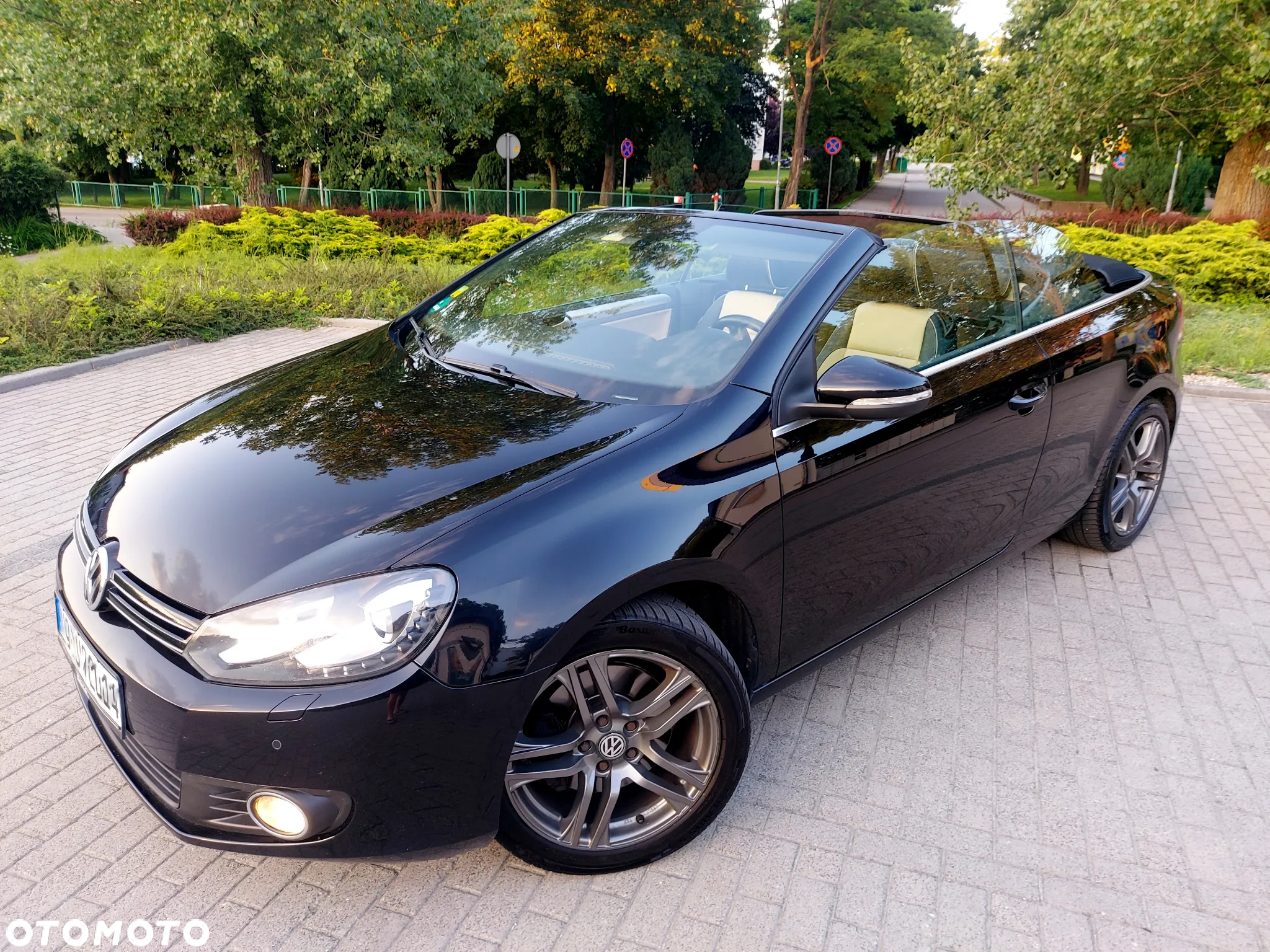 Volkswagen Golf Cabrio 2.0 TDI BlueMotion Technology Exclusive - 25
