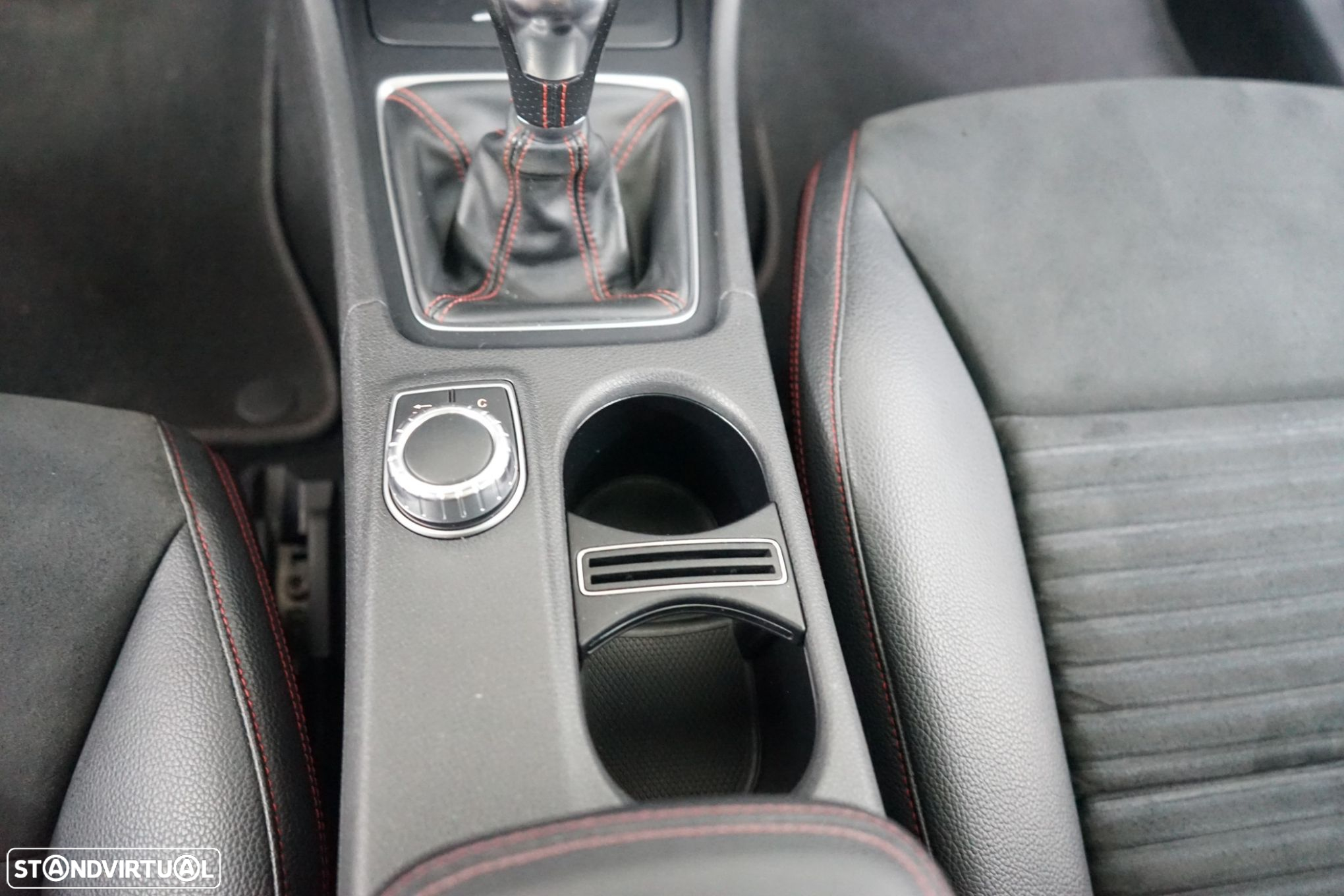 Mercedes-Benz A 180 d AMG Line - 30