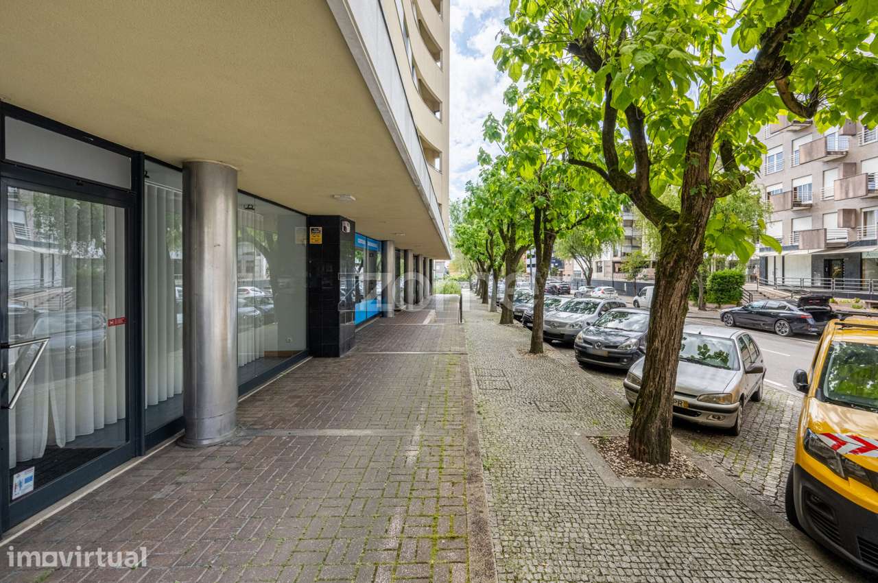 Loja para Investimento no Centro da Trofa - Grande imagem: 3/17