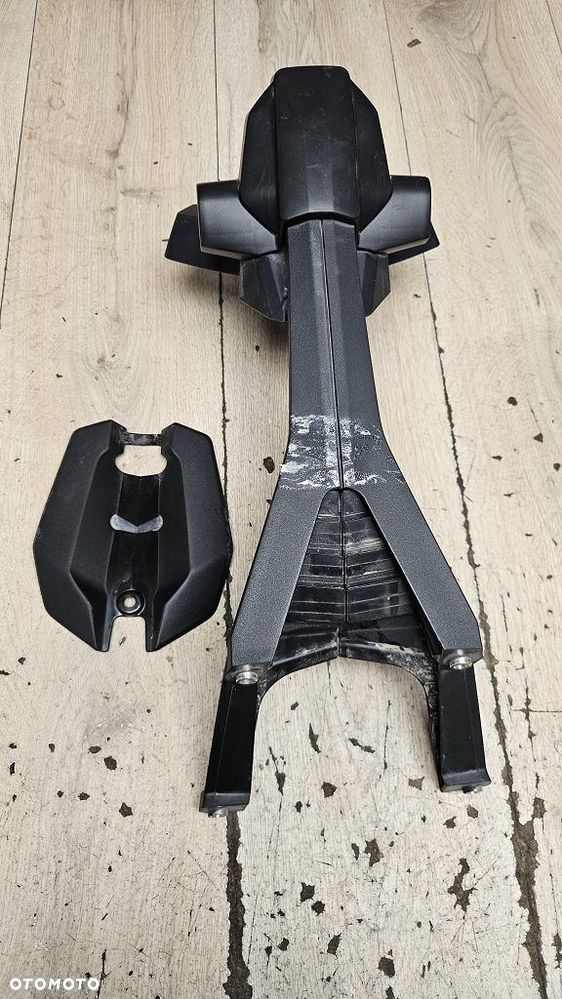 Uchwyt tablicy kierunkowskazów Honda CB125 R - 2