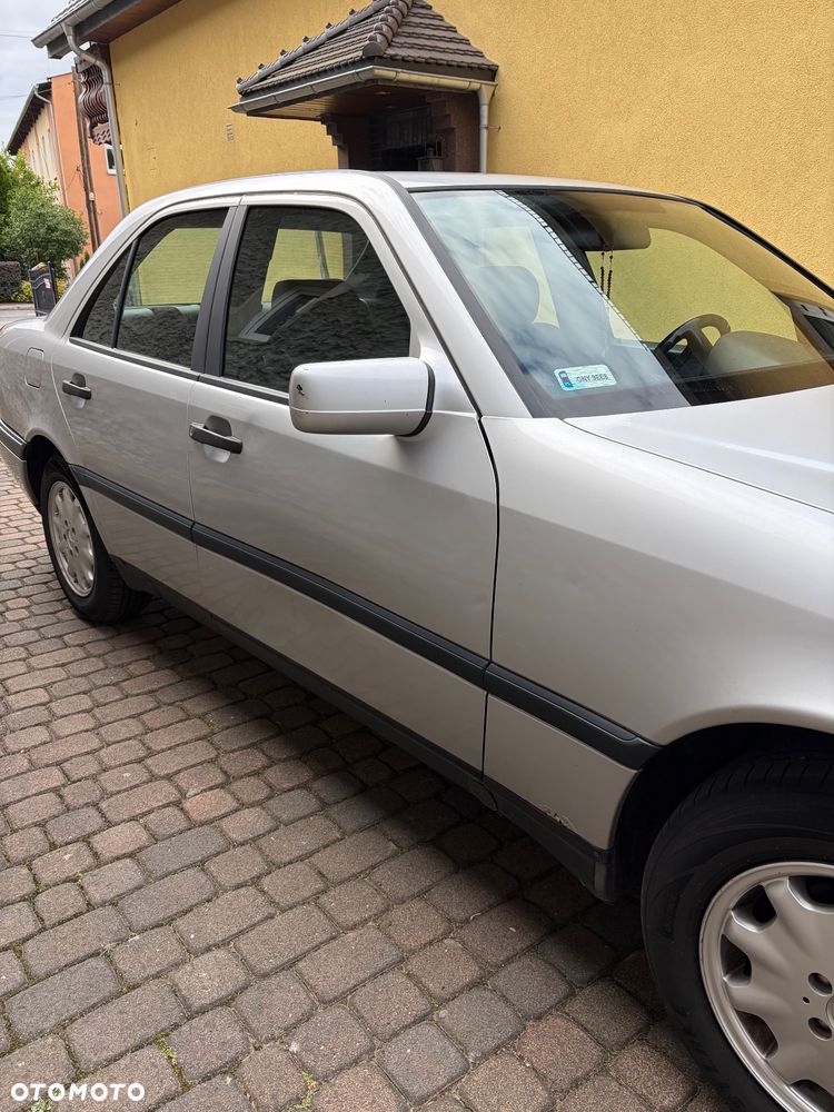 Mercedes-Benz Klasa C 180 Classic - 3