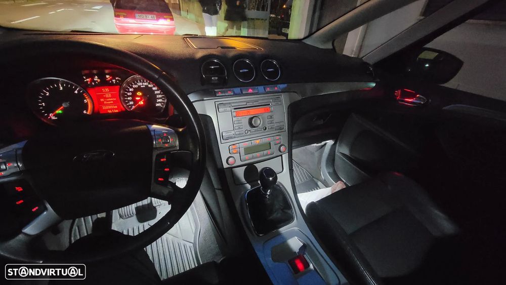 Ford S-Max 1.8 TDCi Trend 7L - 19