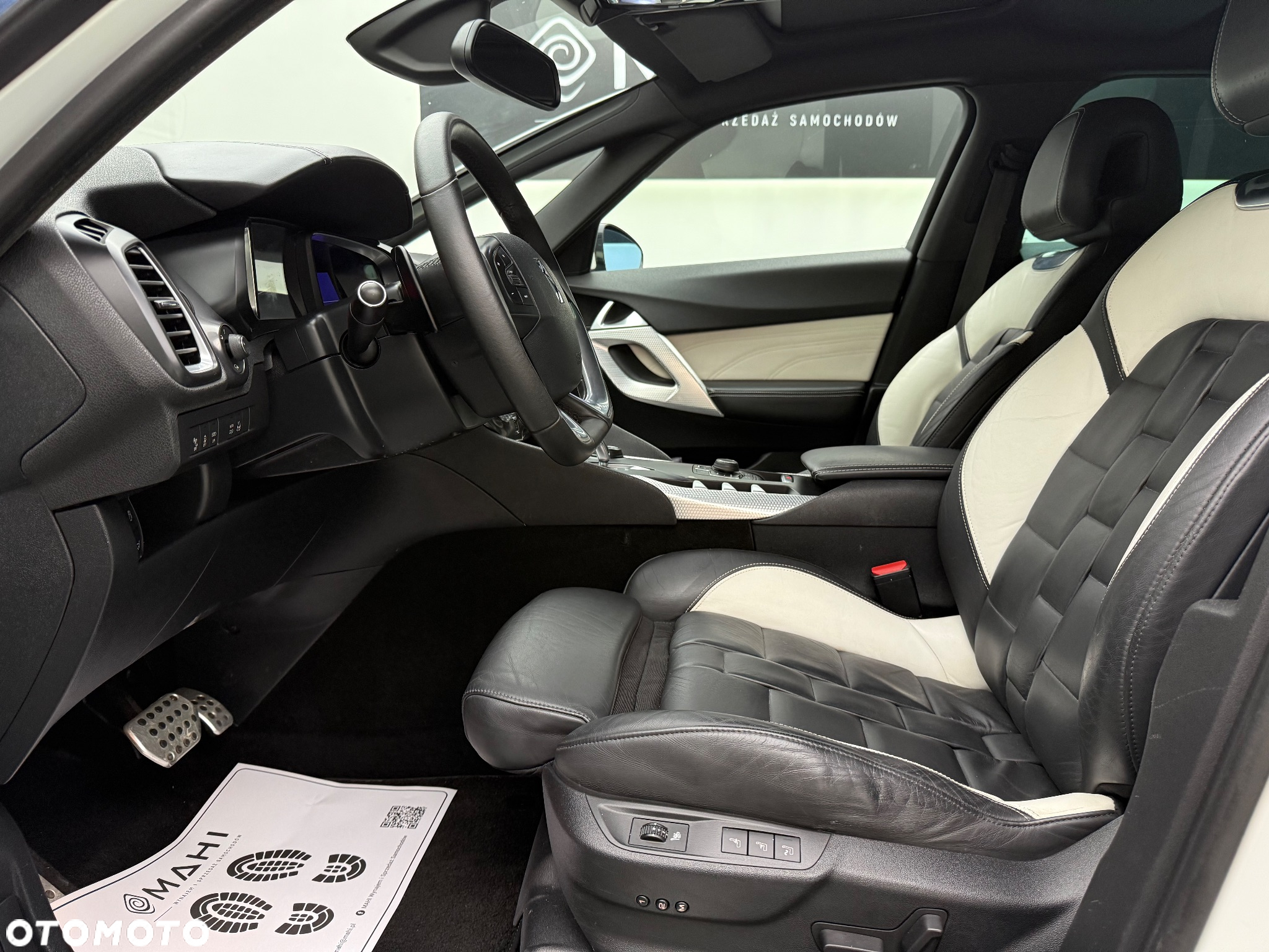 Citroën DS5 2.0 HDi Hybrid4 SportChic MCP - 24