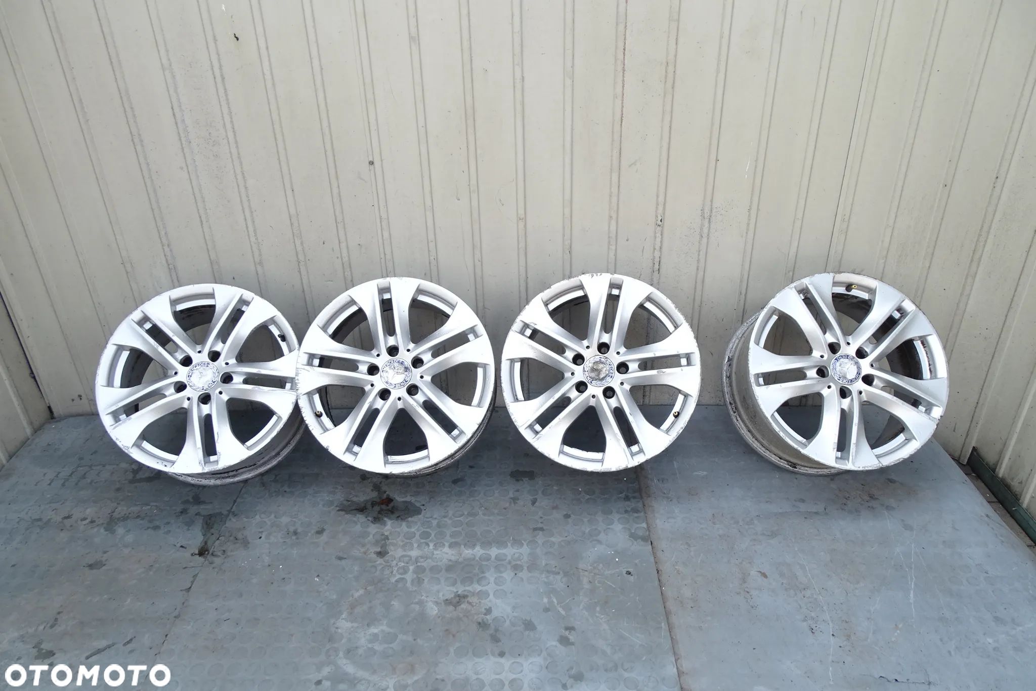 Mercedes-Benz W207 E klasa felgi Aluminiowe  7,5jx17" ET45 5x112 A2074010602 - 1