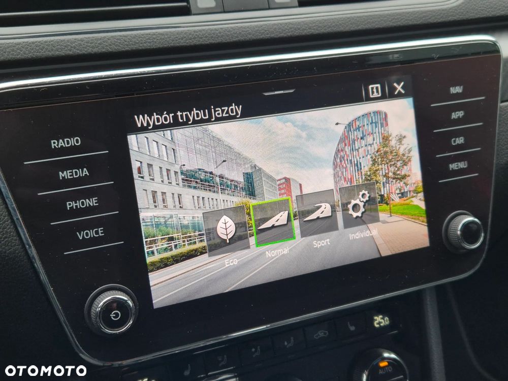 Skoda Superb 1.5 TSI Sportline DSG - 22