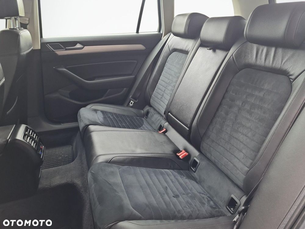 Volkswagen Passat Variant - 23
