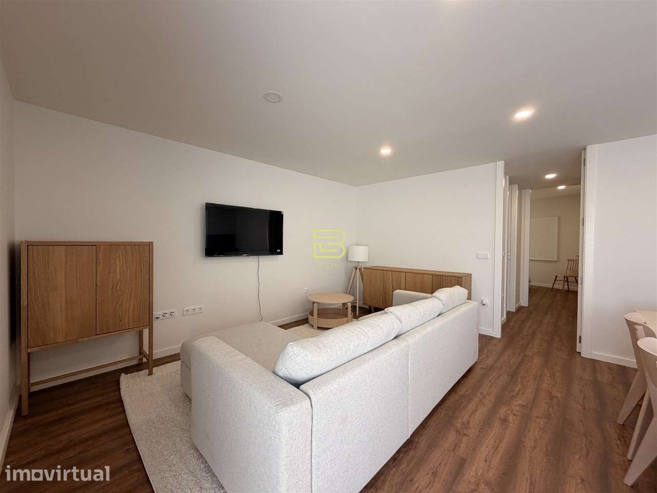 APARTAMENTO T2 totalmente RENOVADO, cozinha em OPEN SPACE, 2 Lugares d - Grande imagem: 3/15
