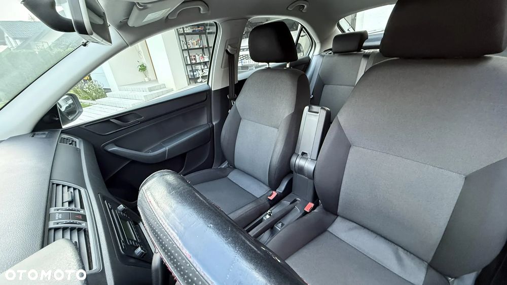 Skoda RAPID 1.2 Active - 8