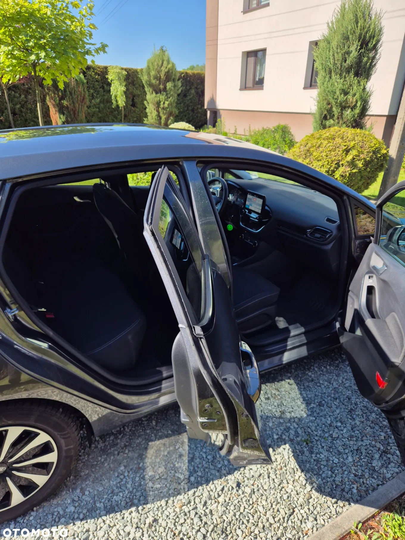 Ford Fiesta 1.0 EcoBoost Hybrid S&S TITANIUM - 4