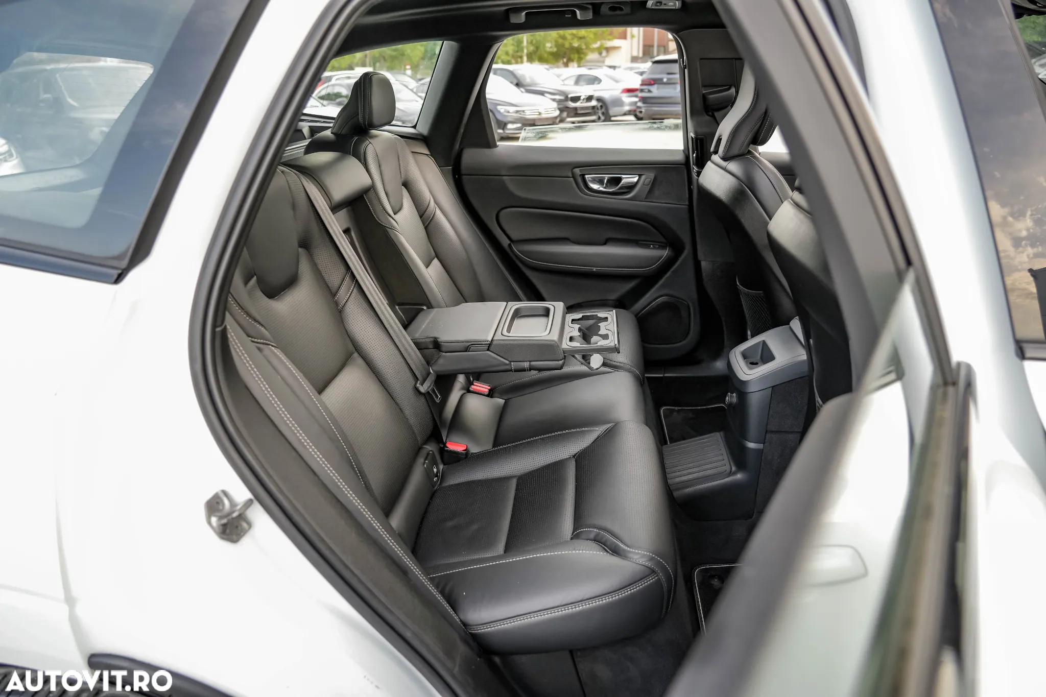 Volvo XC 60 T8 AWD Recharge Geartronic RDesign - 16