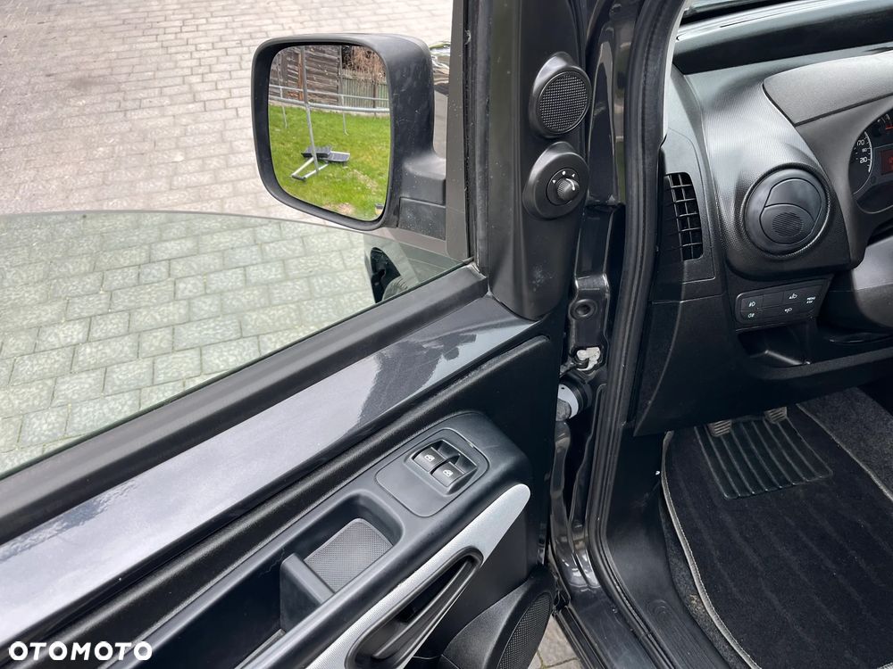 Fiat Qubo - 12