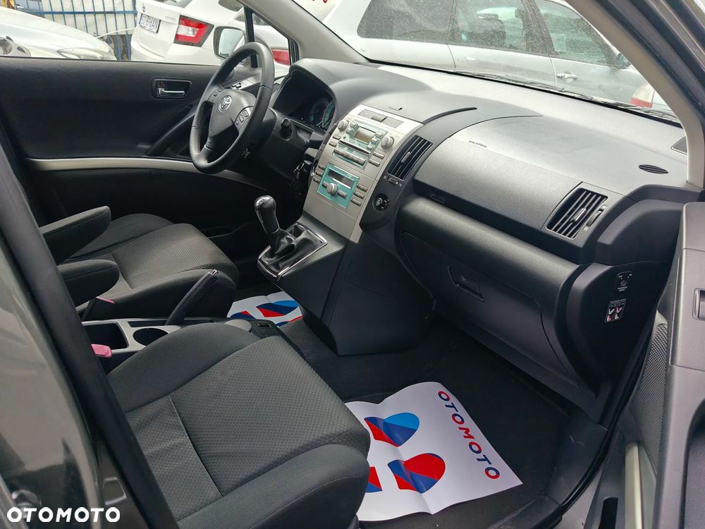 Toyota Corolla Verso 2.2 D-4D DPF Executive - 7