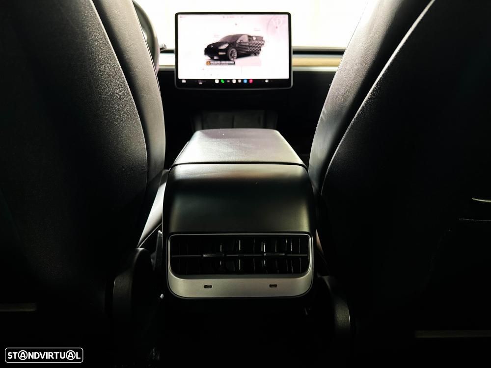 Tesla Model Y Long Range Dual Motor AWD - 23