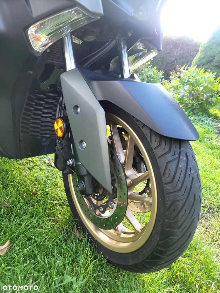 Yamaha X-max - 19