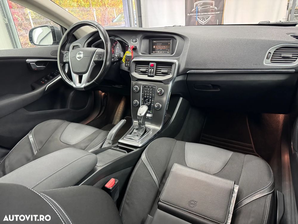 Volvo V40 D3 Geartronic Kinetic - 4