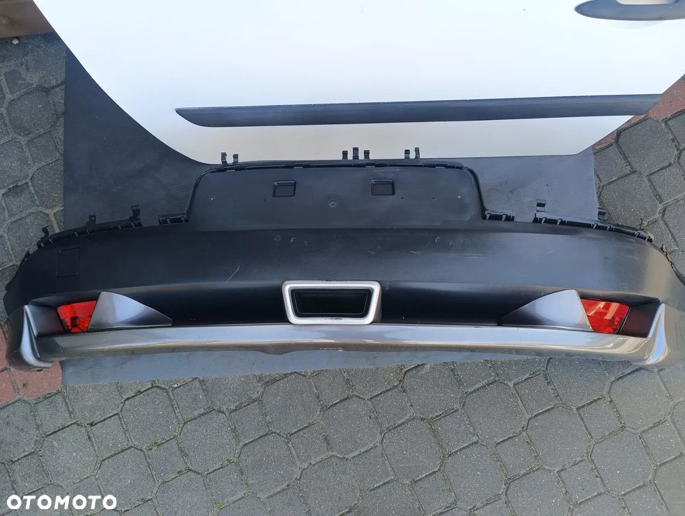 SPOILER DOKŁADKA DOLNA ZDERZAKA TYLNEGO MEGANE III  GT SPORT 08-16 r. HB kod lakieru TEKNG - 1